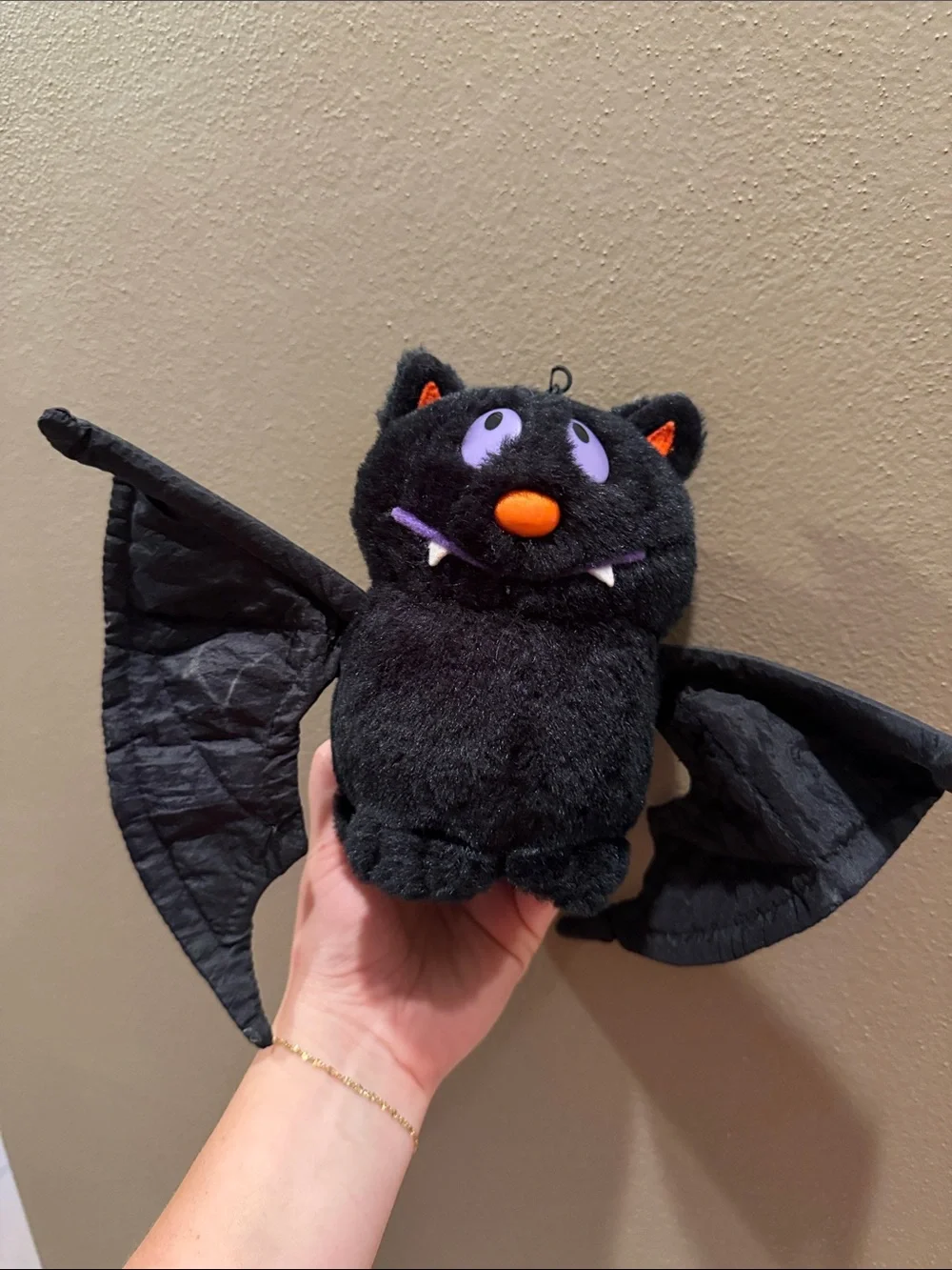 1996 Gibson Greetings Hanging bat 7” Halloween Plush WORKS Laughs